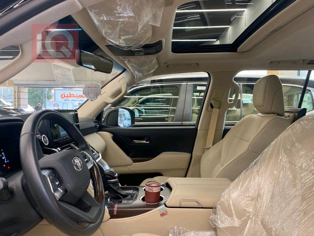 تۆیۆتا لاند کروزەر